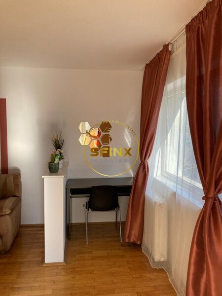 Alba Iulia, Decebal, de inchiriat 2 camere, renovat, totul nou, bloc 89, etaj 3/4.