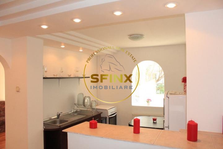 Alba Iulia, Decebal, de inchiriat 2 camere, renovat, totul nou, bloc 89, etaj 3/4.